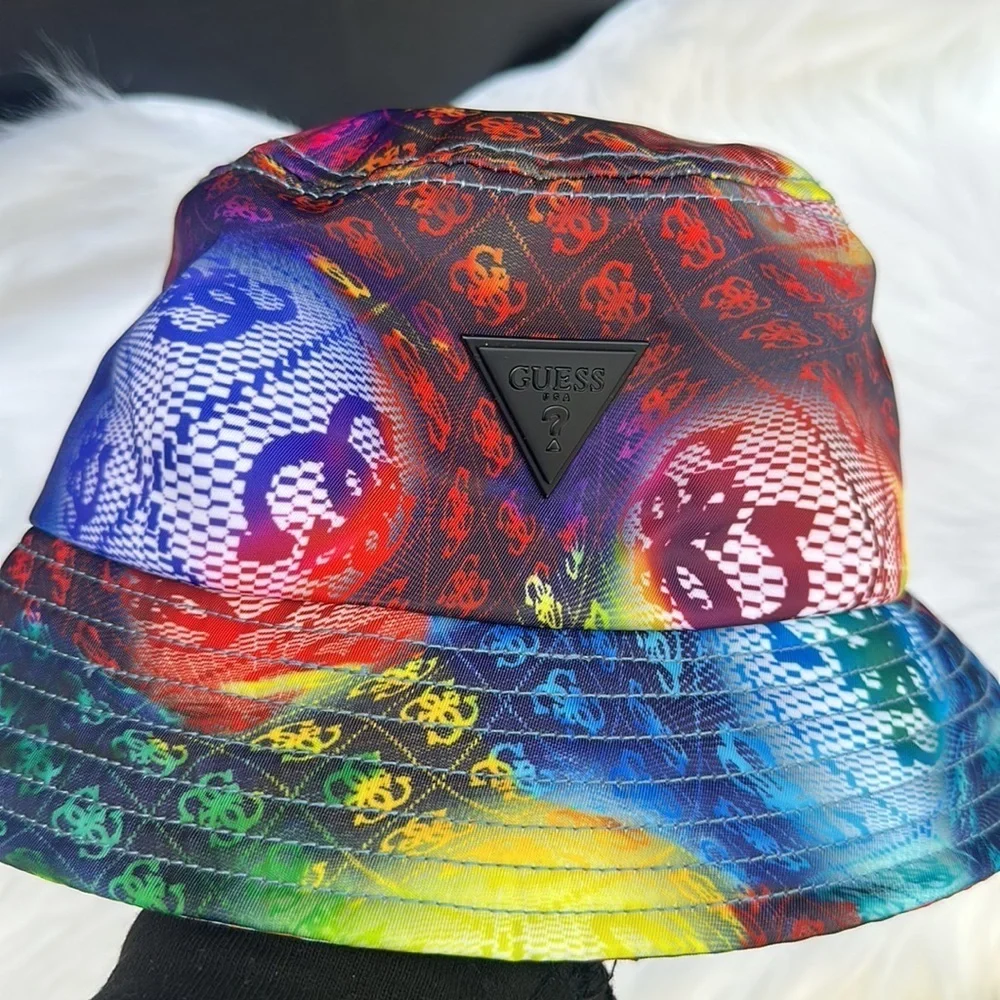 New GUESS KIDS Buckle Hat